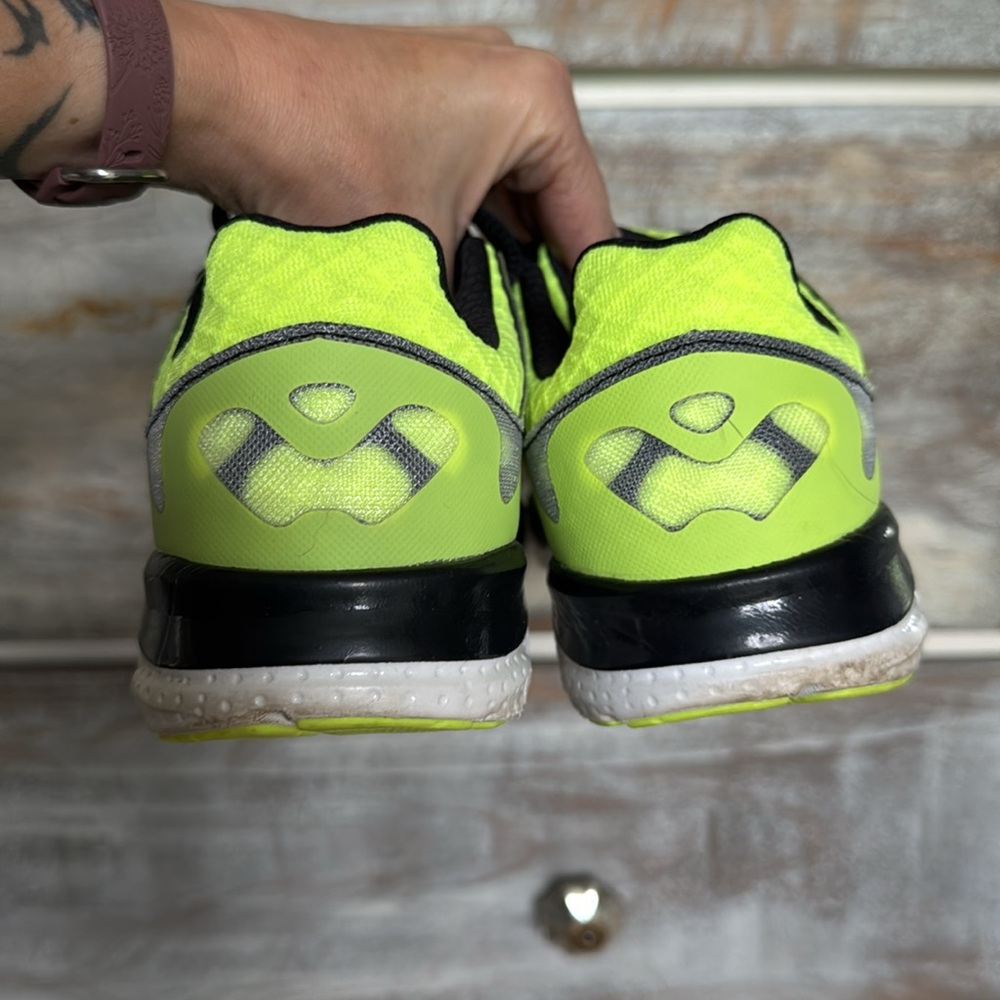 Under Armour Green and Black Sneakers Lightweight Athletic Design - Picture 6 of 8